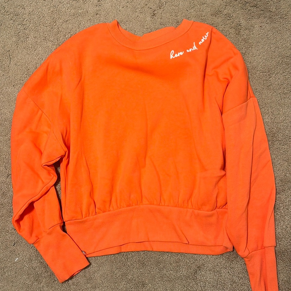 Old Navy crewneck